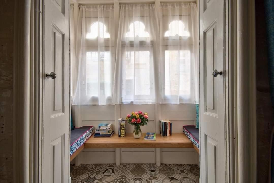 Julesy'S Bnb Hotel Cospicua Bagian luar foto