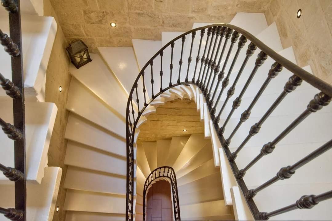 Julesy'S Bnb Hotel Cospicua Bagian luar foto