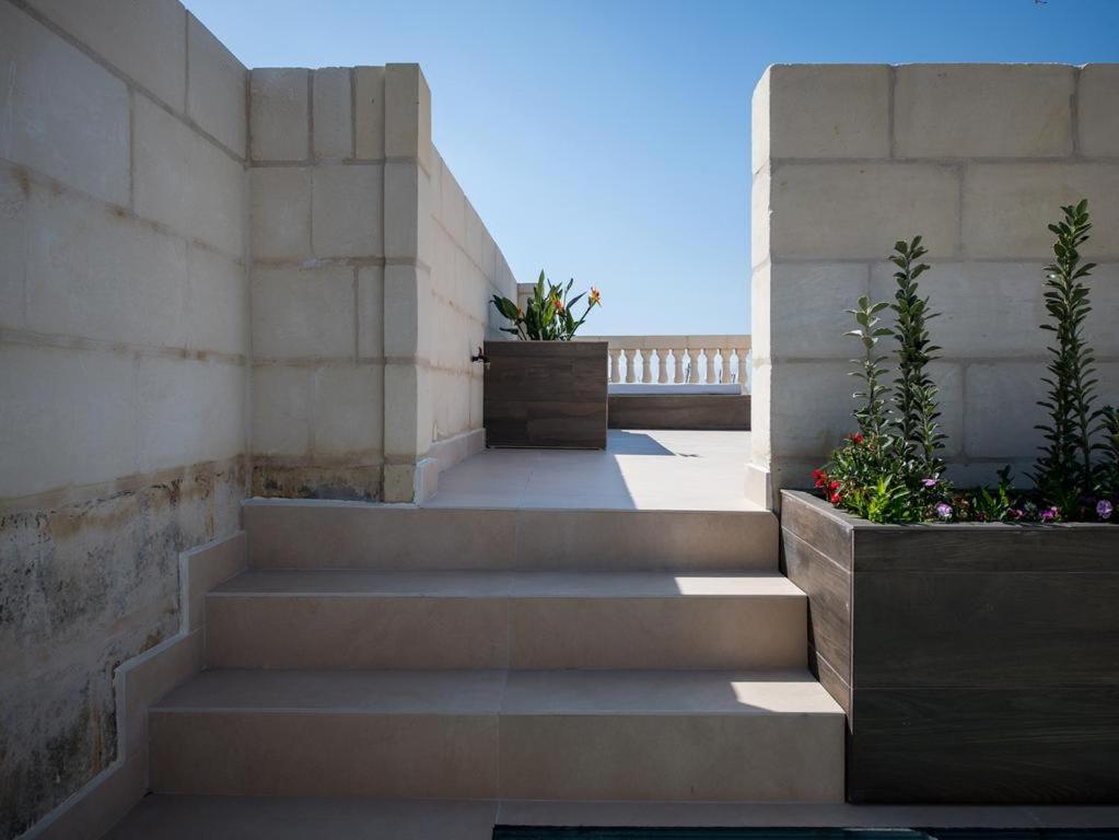 Julesy'S Bnb Hotel Cospicua Bagian luar foto
