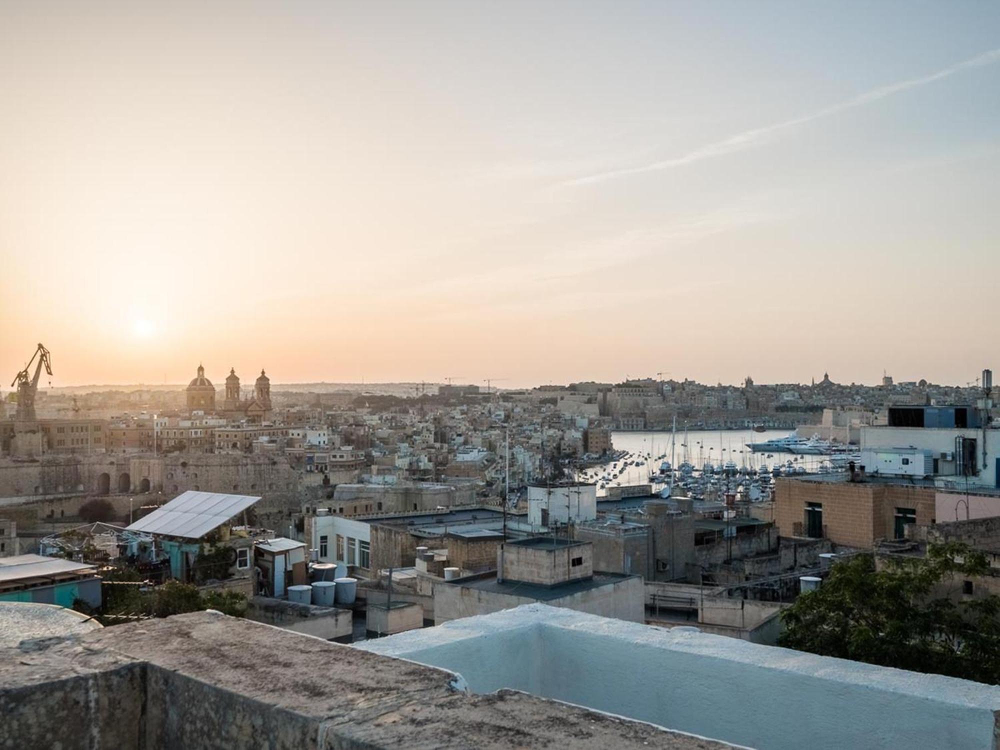 Julesy'S Bnb Hotel Cospicua Bagian luar foto